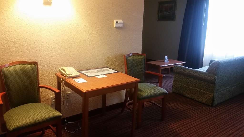 Best Western Plus Strawberry Inn & Suites Knoxville Pokoj fotografie